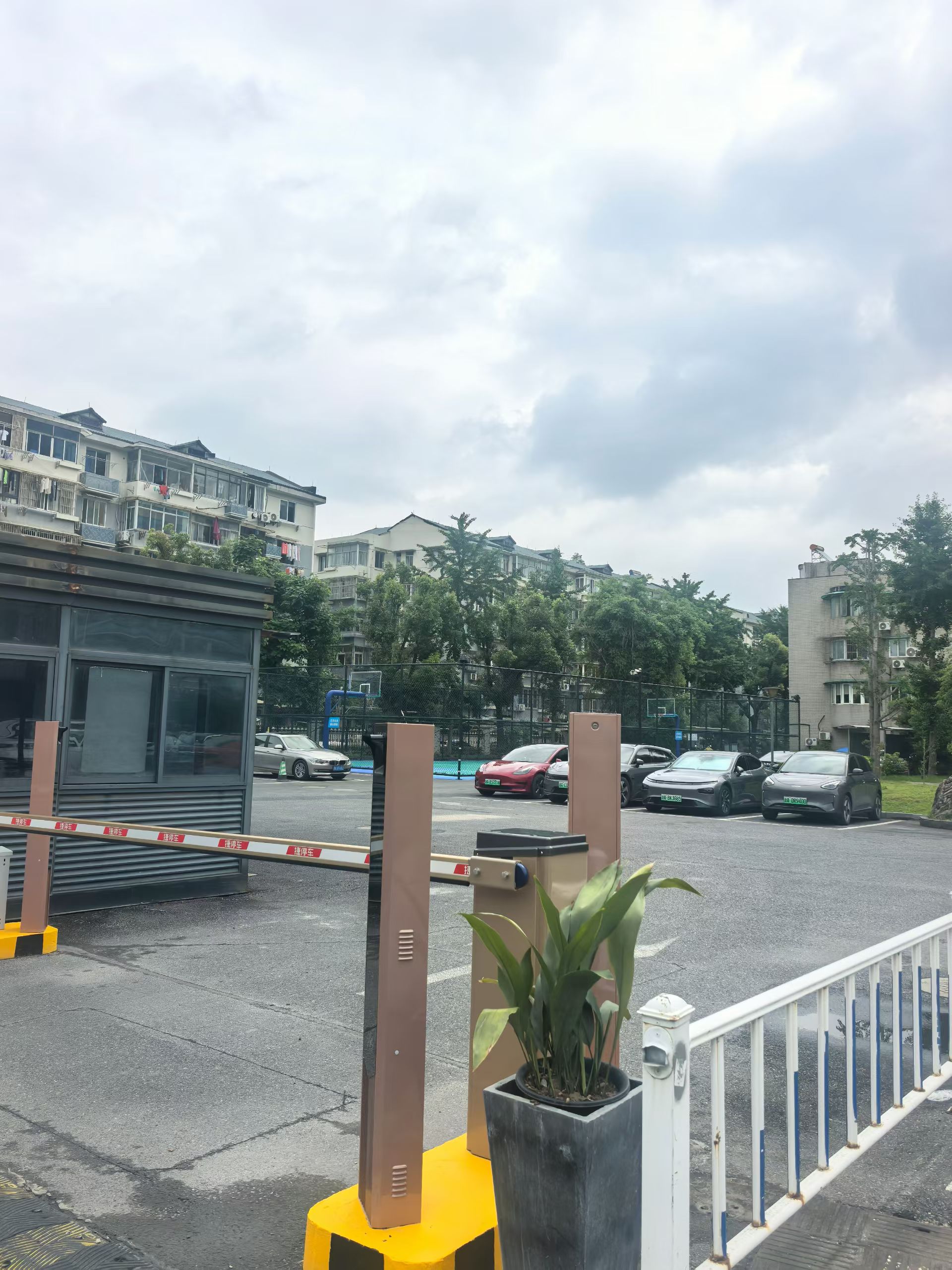 出租门店外面